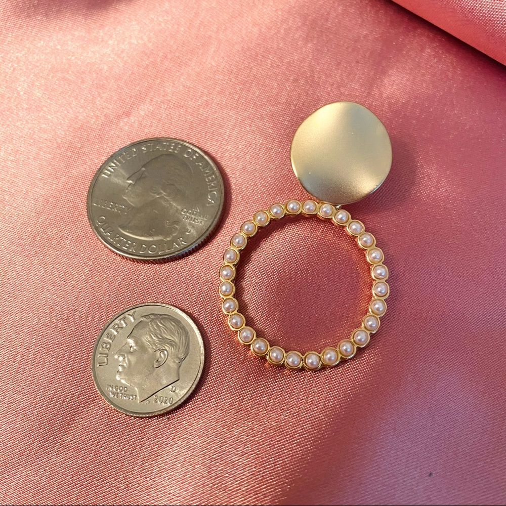 💙💕💕Last one Golden Circle Pearls Drop Earrings - Picture 4 of 9